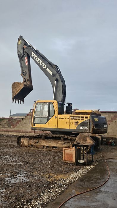 Услуги   экскаватора volvo