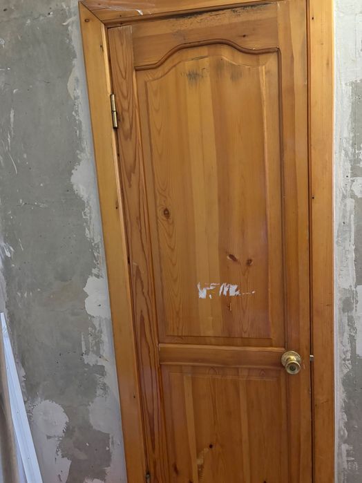 Продам двери деревянные