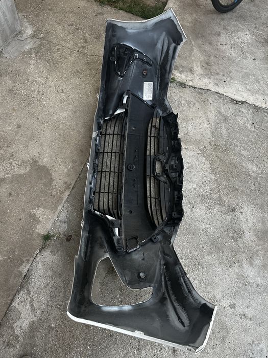Bară față toyota yaris.