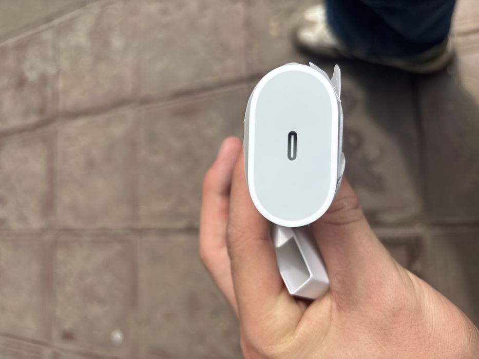 Продам оригинальный айфоновский адаптер type-c