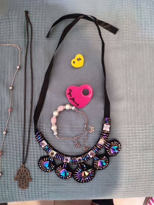 Set accesorii dama cu lantisoare, cercei si broșe