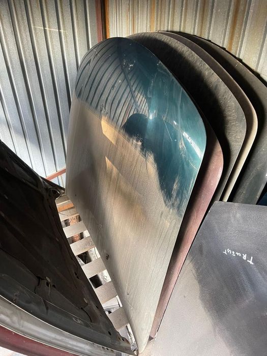 Капоты на Митсубиси Галант Дутый