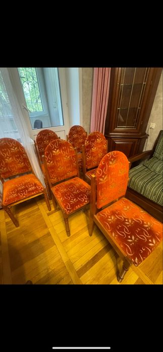 Стулья  деревянные мягкие