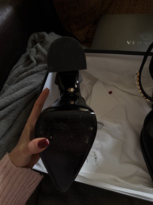 Черни Versace токчета