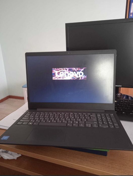 Ноутбук Lenovo