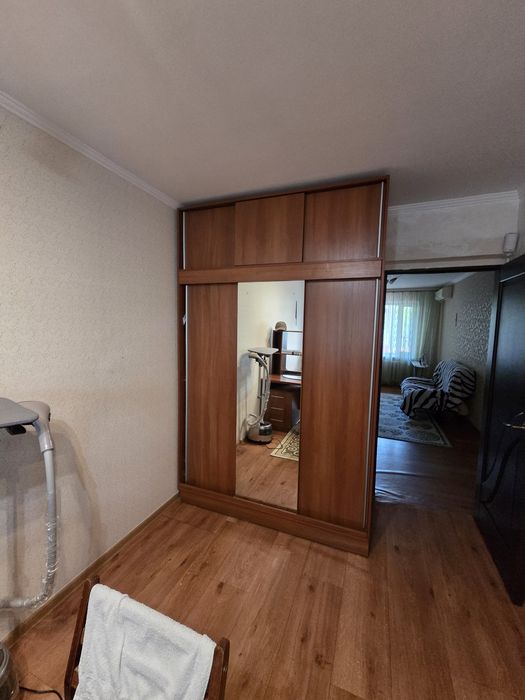 Шкаф для одежды продам срочно