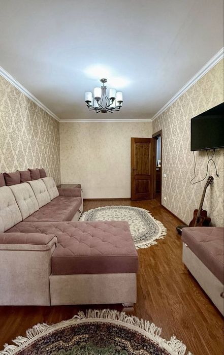 Буз-2. Продаётся квартира 4/4/5 Балкон 2*6 и 1.5*3