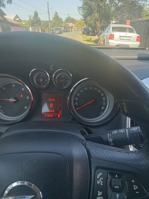 Opel astra j break