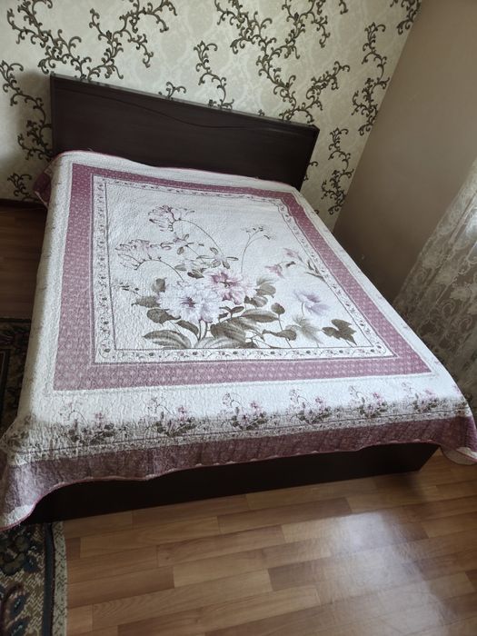 Продам  кровать и шкаф.