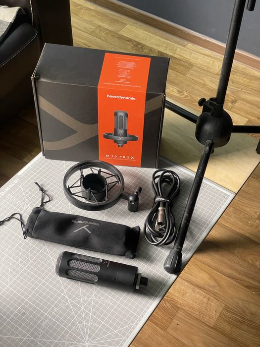 Микрофон Beyerdynamic + стойка Proel
