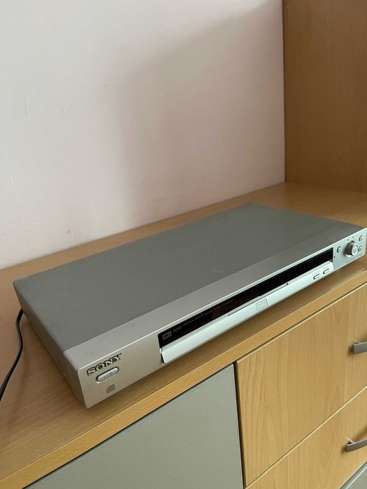 Аудиосистема – ресийвър Philips и CD/DVD Sony