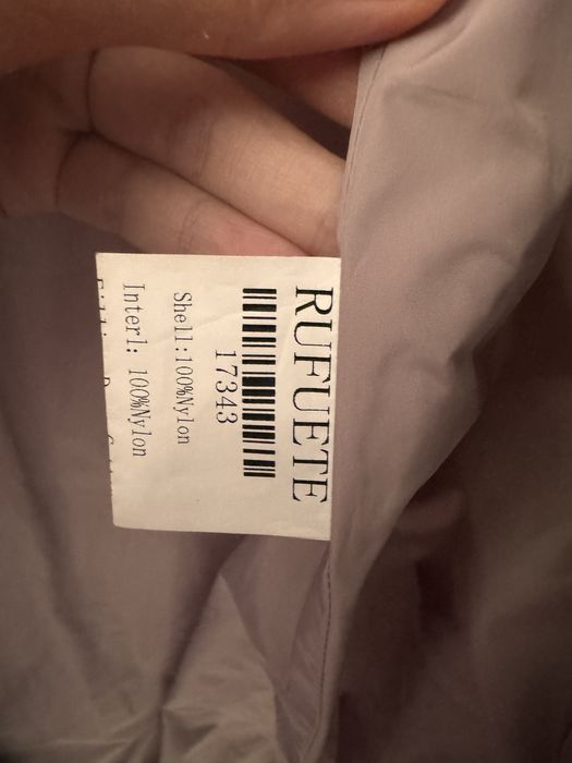 Продам пуховик ( почти новый)