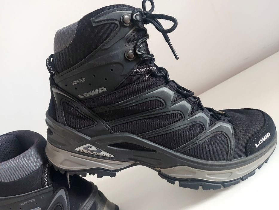 Lowa Innox Mid Gore-tex 42 номер стелка 27см ,като нови.
Като нови. 
Ц