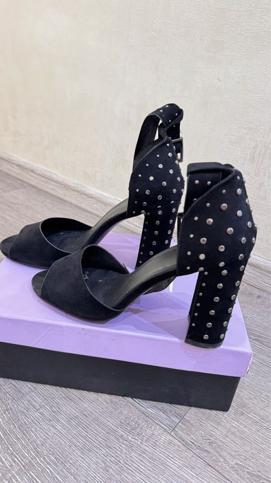 Красивые босоножки