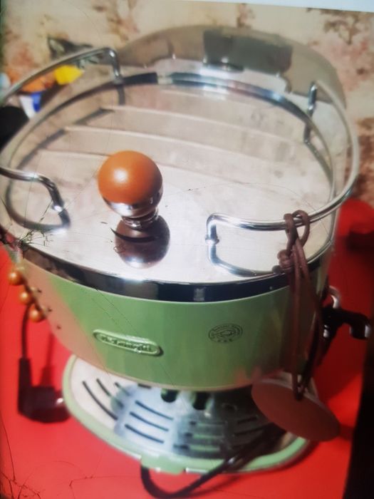 Aparat pentru facut cafea in stare buna de functiknare