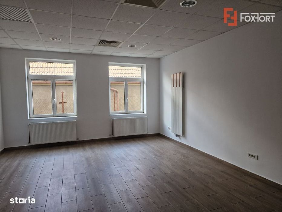 Spatiu comercial cu 16 incaperi - zona Mehala