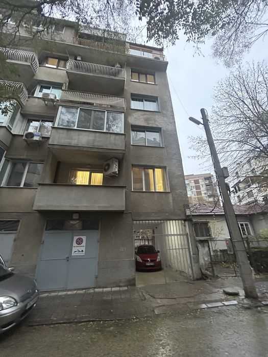 Гараж под наем 70€