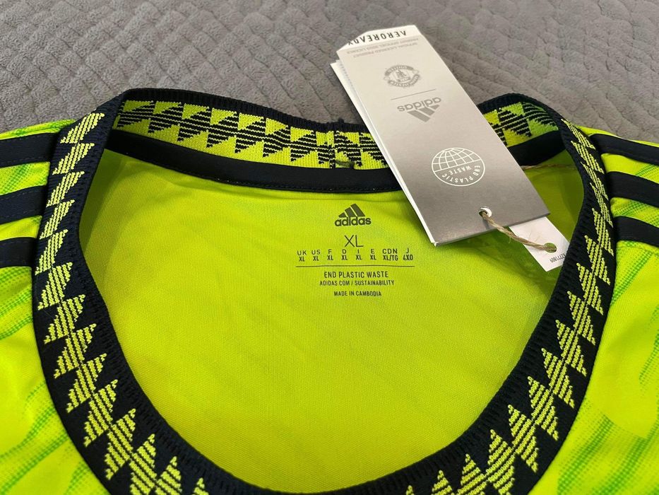 Тениска на Manchester United