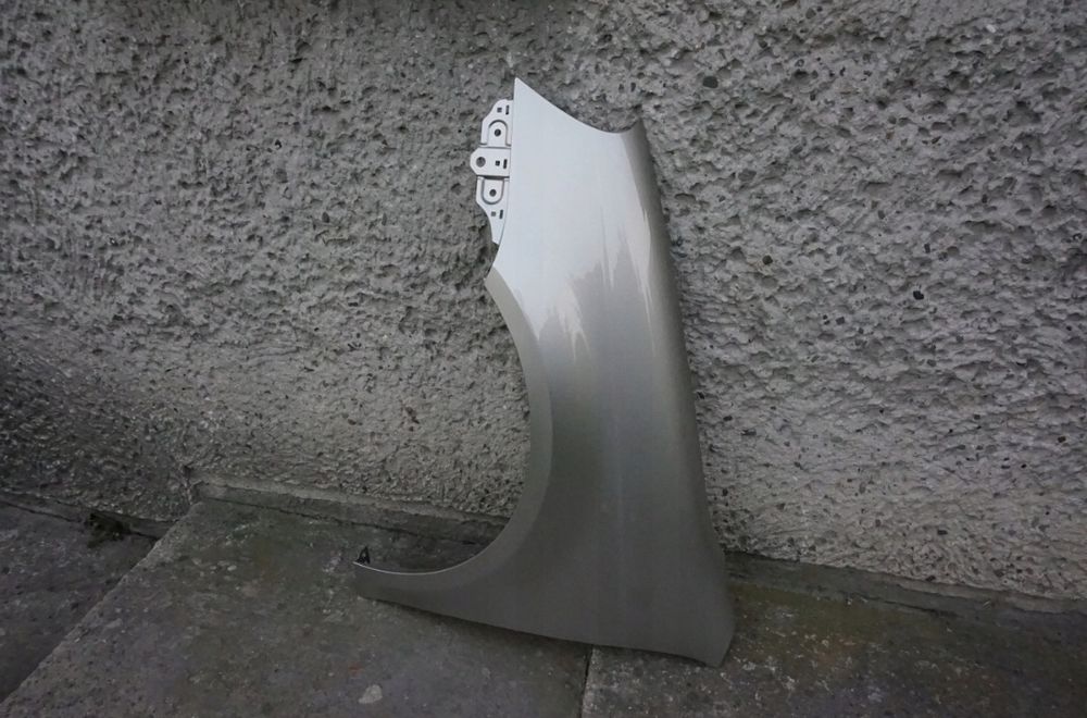 Aripa stanga fata NOUA vopsita crem bej LD1W VW Jetta 3 III 2005 -2010