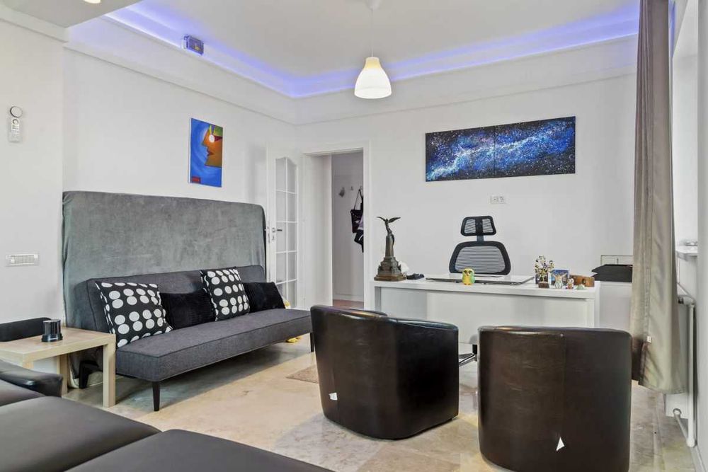 Schimb studio lux Piata Romana cu ap drumul taberei