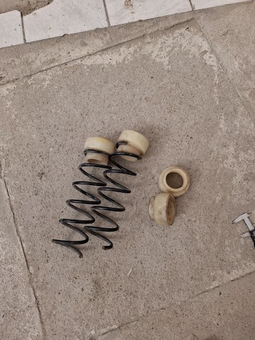 Vând kit inaltare + 40mm  Suzuki Jimny