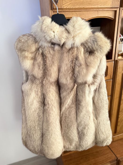 Haine de blană fără mâneci de vulpe argintie