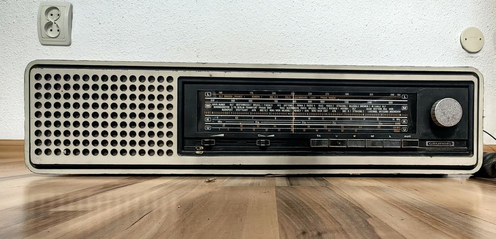 Radio vechi Grundig RF 611 retro vintage de colecție anii 70