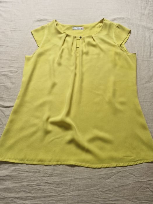 Мошенники не беспокойте.  Кофточка женская в отличном состоянии