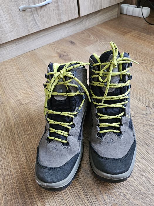 Туристически обувки