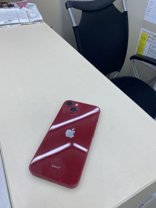 Iphone 13 red fara defecte