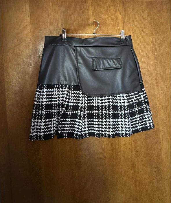 Черна къса пола С/М