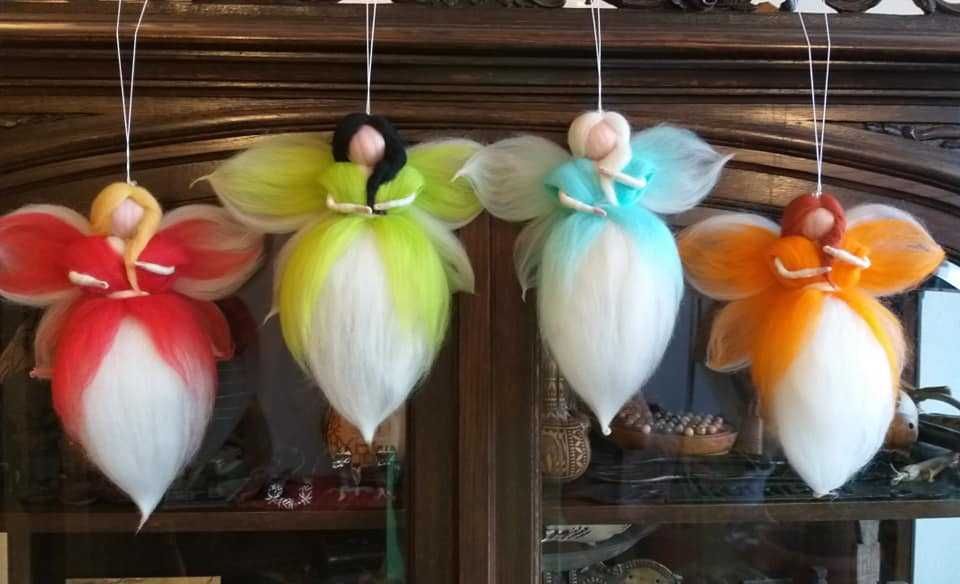 Zânuța Roxana- Figurină din lână inspirată din pedagogia Waldorf.