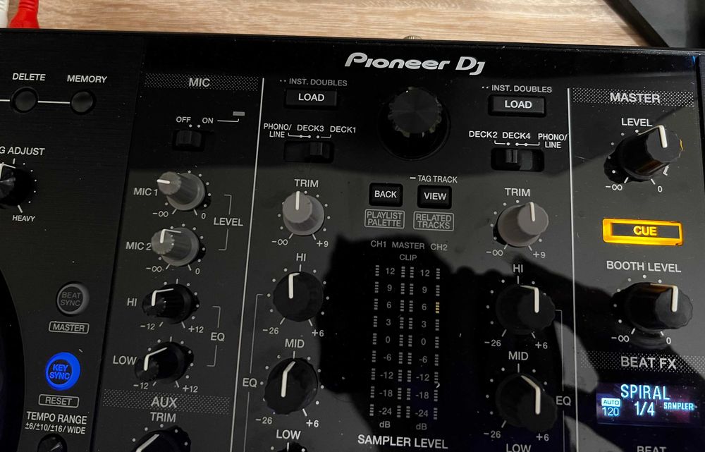 Pioneer DDJ-800 конзола + кейс | DJ контролер PIONEER