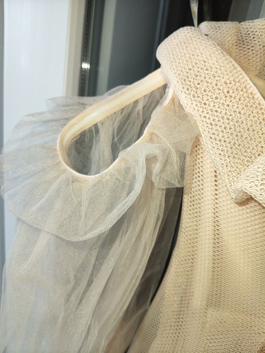 Vând rochiță superbă