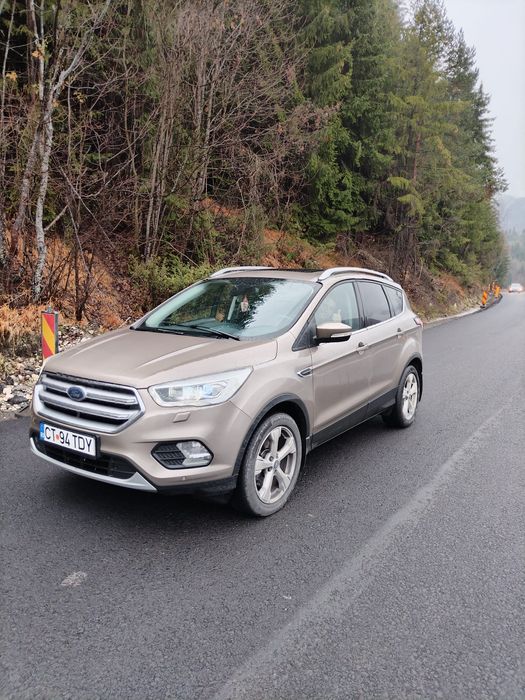 Vând Ford Kuga 2.0 180 CP