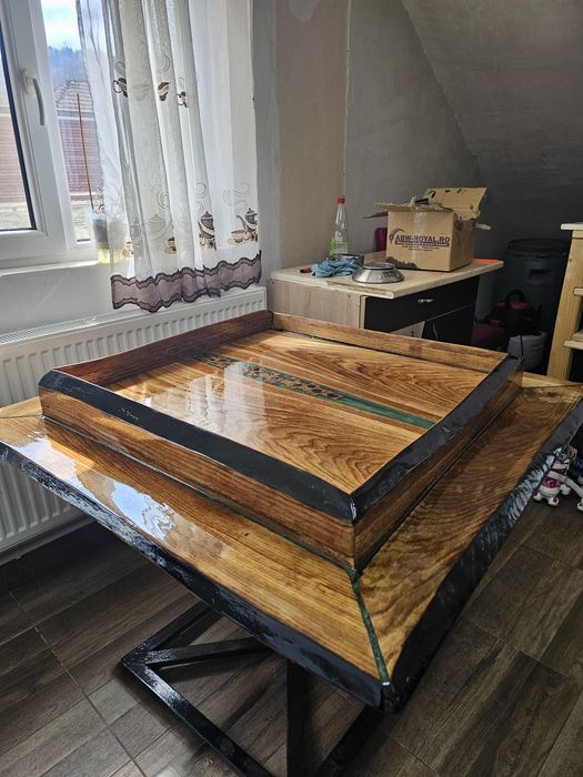 Vând masă de rummy