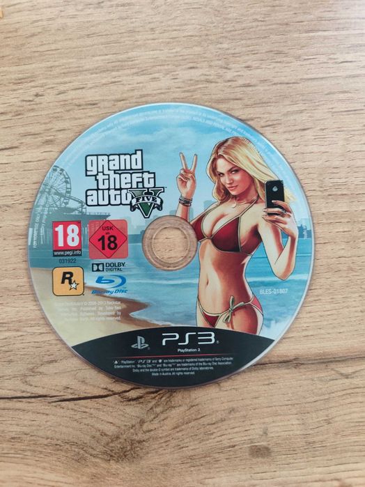 Продавам PS3 с игри