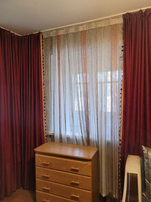 Продам шторы теневые бордовые