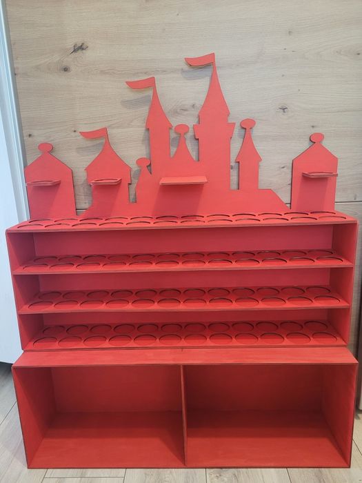 Етажерка Аудио приказки. Етажерки за фигурките и книжките.