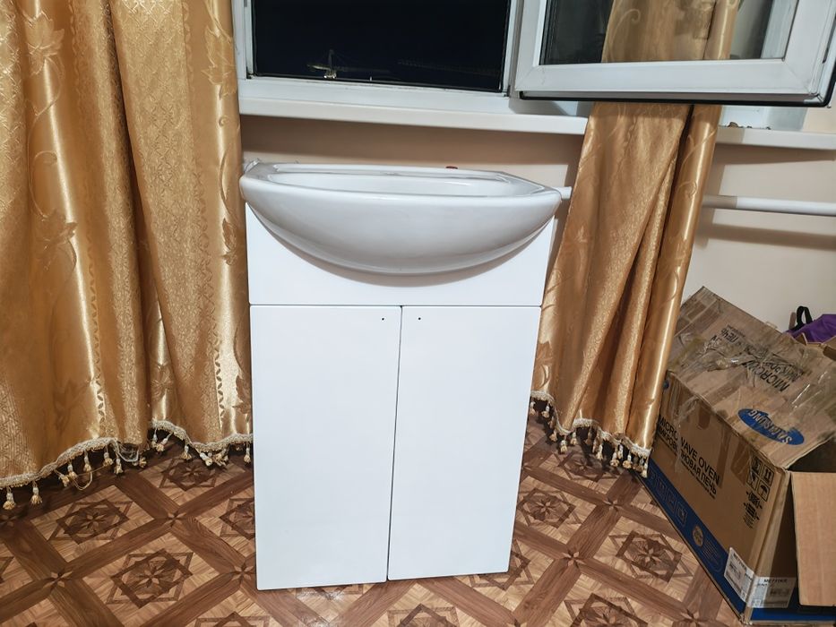 Умывальник с тумбой