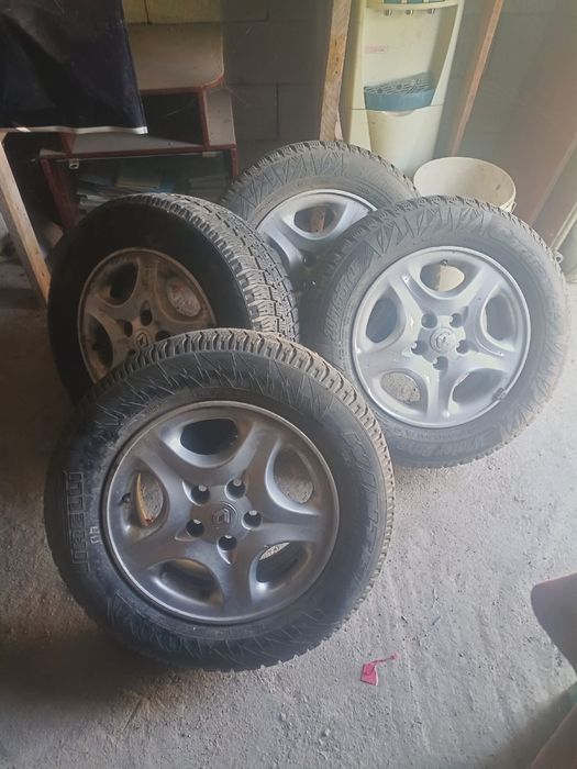 диски с покрышками идеальный для зима