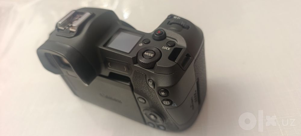 Canon EOS R  (body)