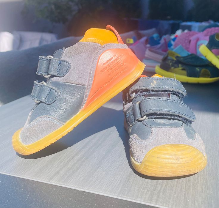 Pantofi biomecanics 22