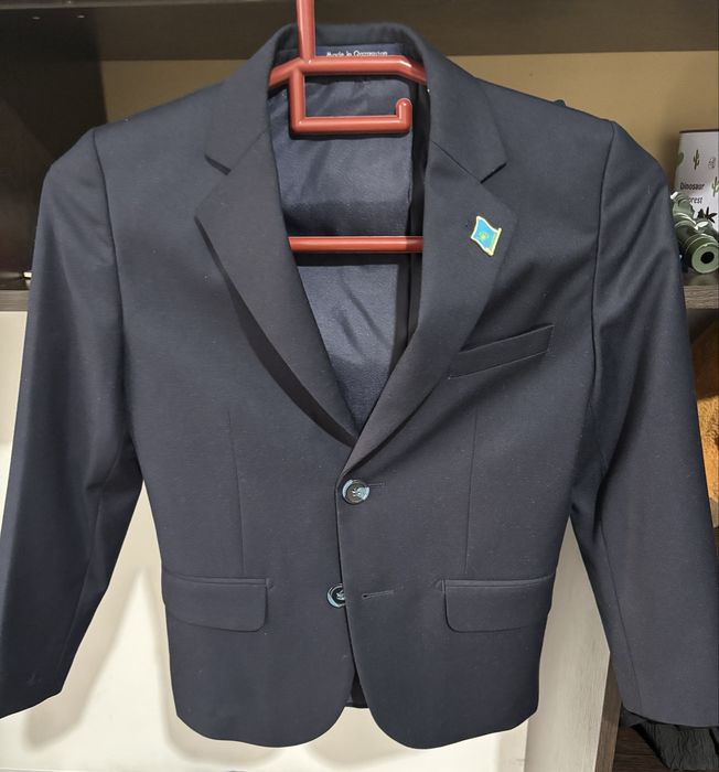 Продам костюм детский школьный