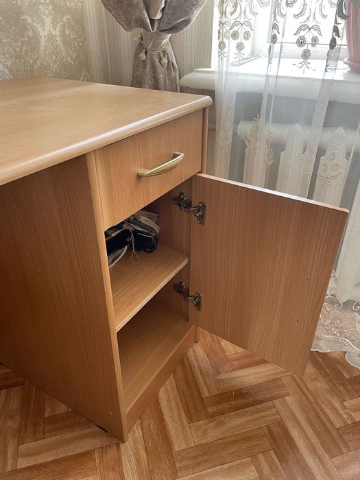 продаётся Письменный стол