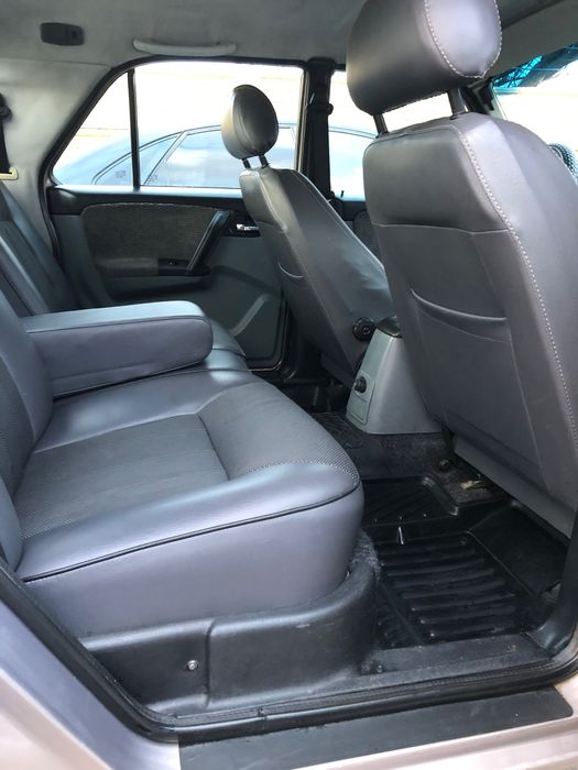 Автомобиль Волга газ 31105