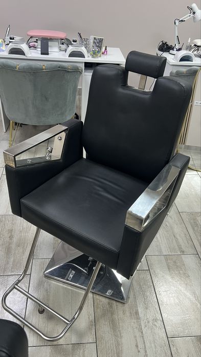 Scaune coafor, pentru barber, 3 oglinzi, scafă