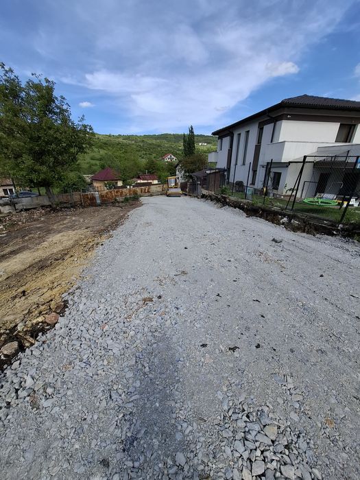 Vand teren intravilan Valea Chintaului