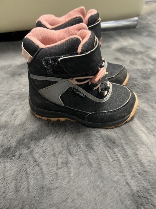 Bocanci fetita stare foarte buna