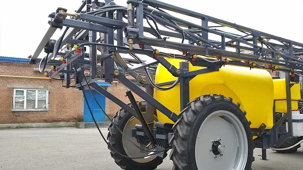 опрыскиватель 2500 18м прицепной